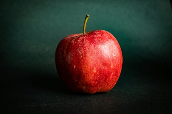 red apple